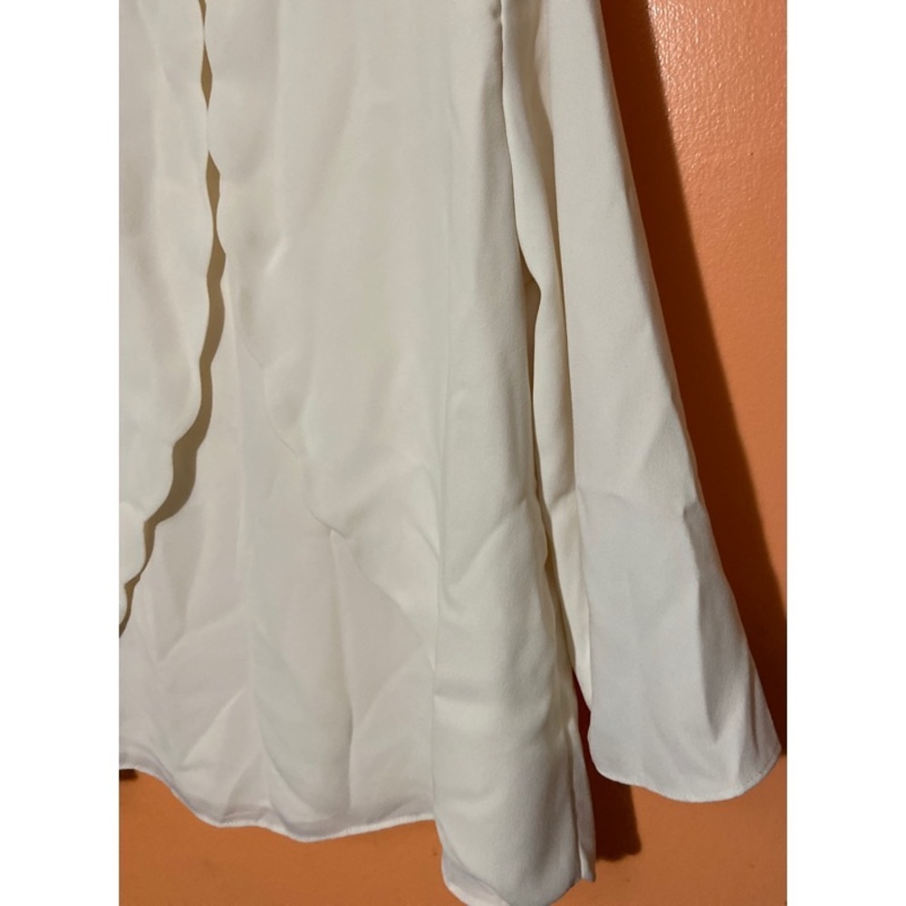 Scalloped Split Black Blouse In Cream - Picture 5 of 7